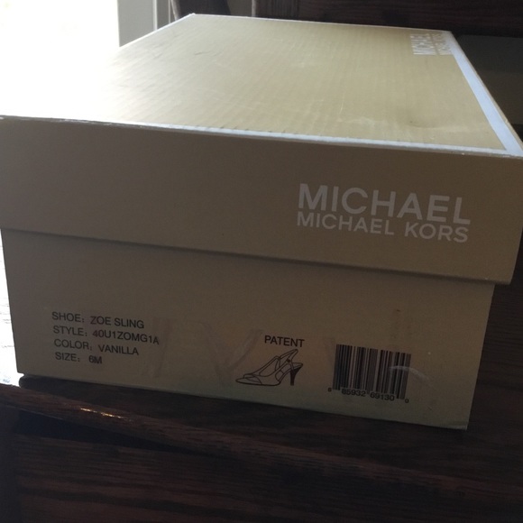 💼Michael Kors Zoe sling shoe vanilla bridal size - Picture 8 of 8